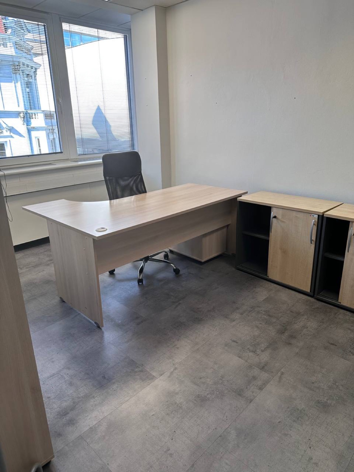 Světlá kancelář k pronájmu s výhledem — PB Centrum Ústí nad Labem